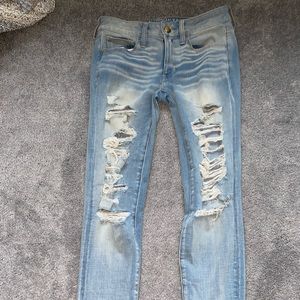 American eagle light wash ripped jeans